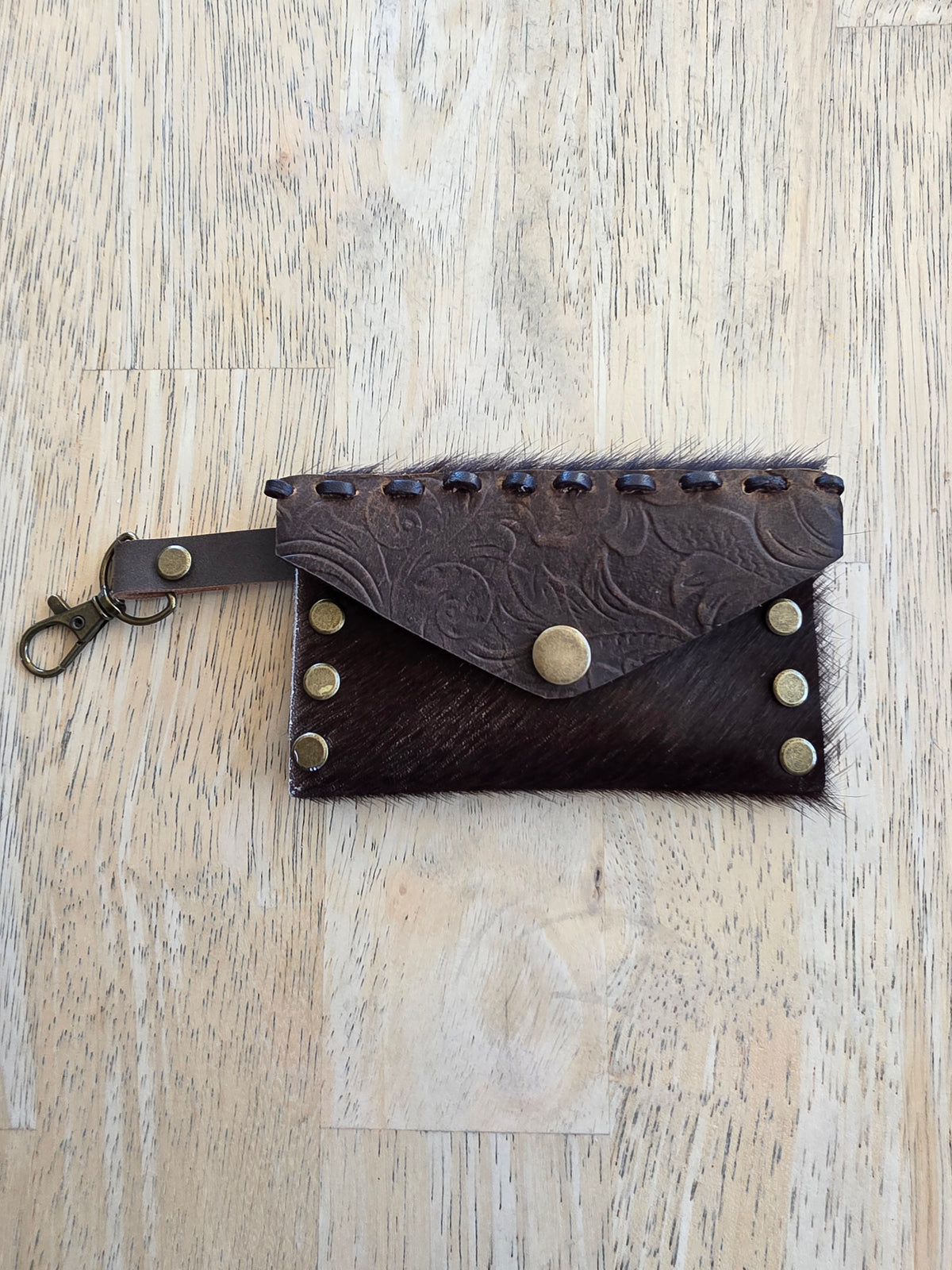 Porte-monnaie cuir de vache et attache-jeans!
