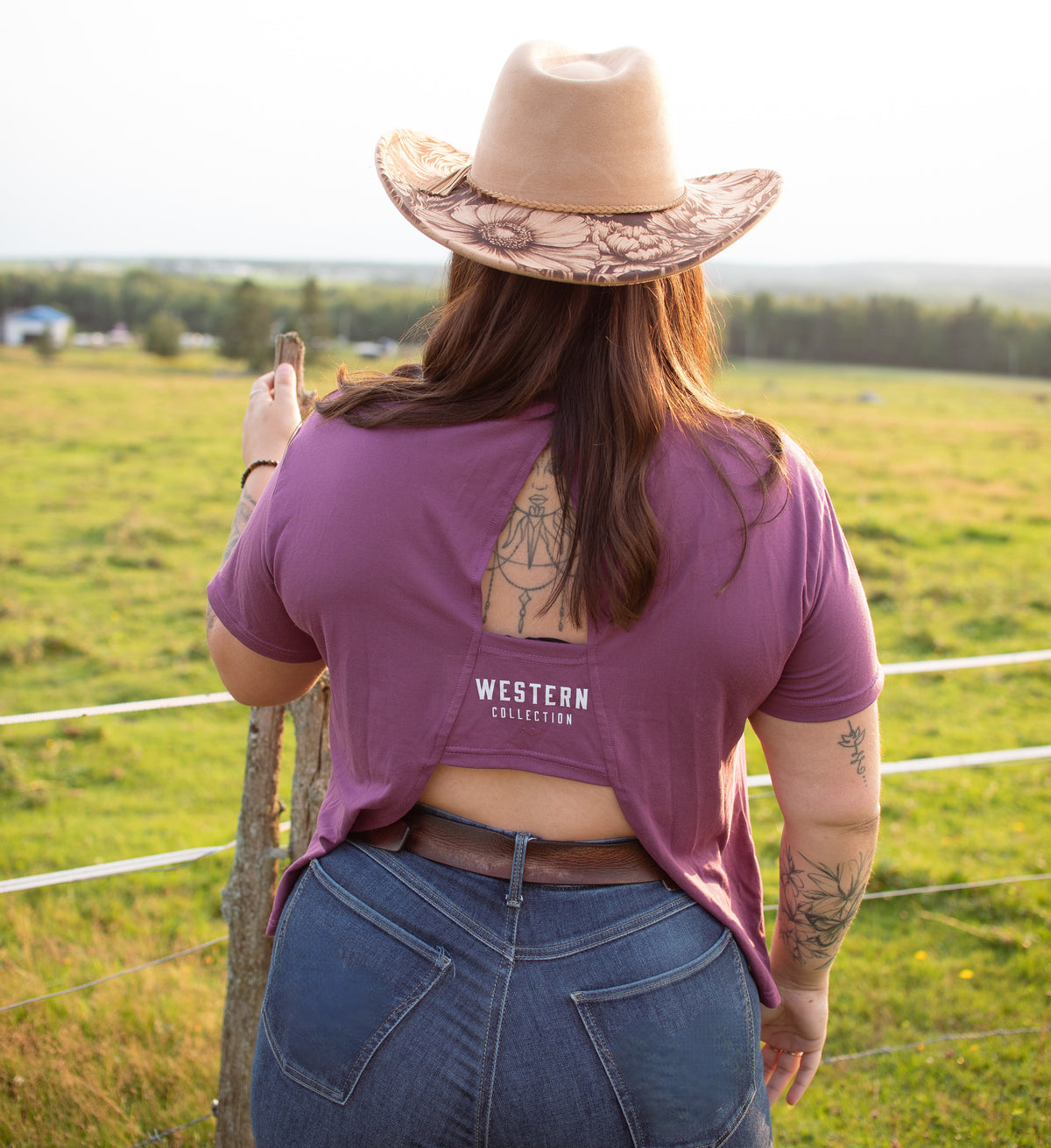 T-shirt à dos ouvert
